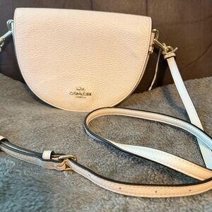 Coach New York Cream Ellen Crossbody Bag w/Gold-Tone Accents- NoJ2077-C1432-used